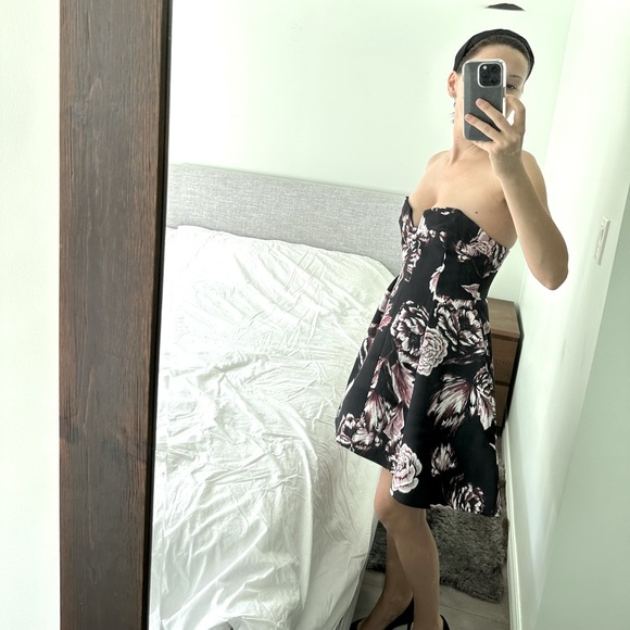 Evening Cocktail Dress - Picture 2 of 16